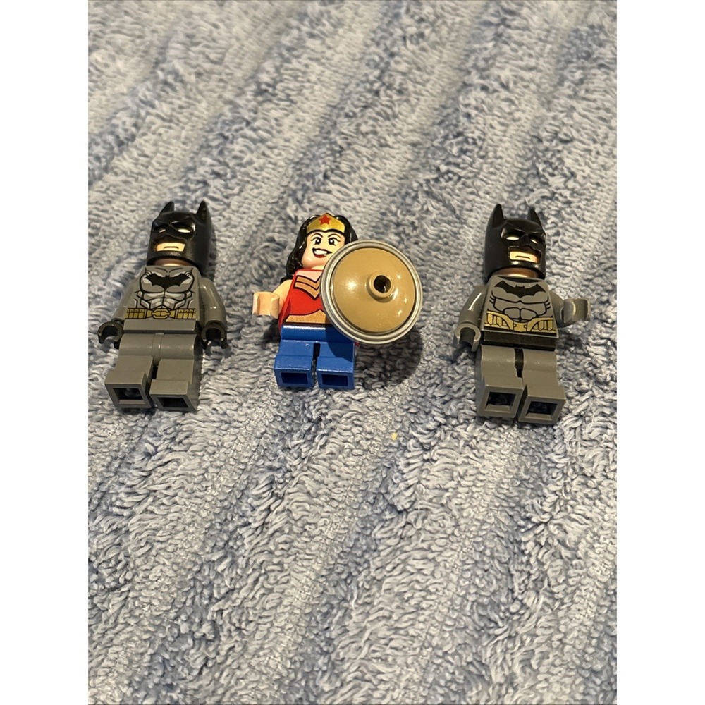 LEGO Minifigures‎ Lot Of 3 marvel batman superwoman